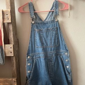 Women’s denim GAP overalls! Size Medium
